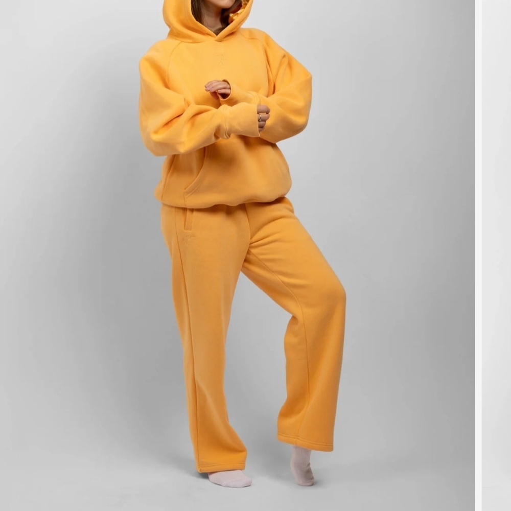 Free the Sheep sweatpants in honey gold L